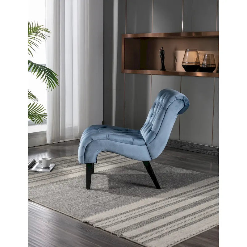 Fauteuil d'appoint capitonné bleu clair avec pieds en bois pour le salon