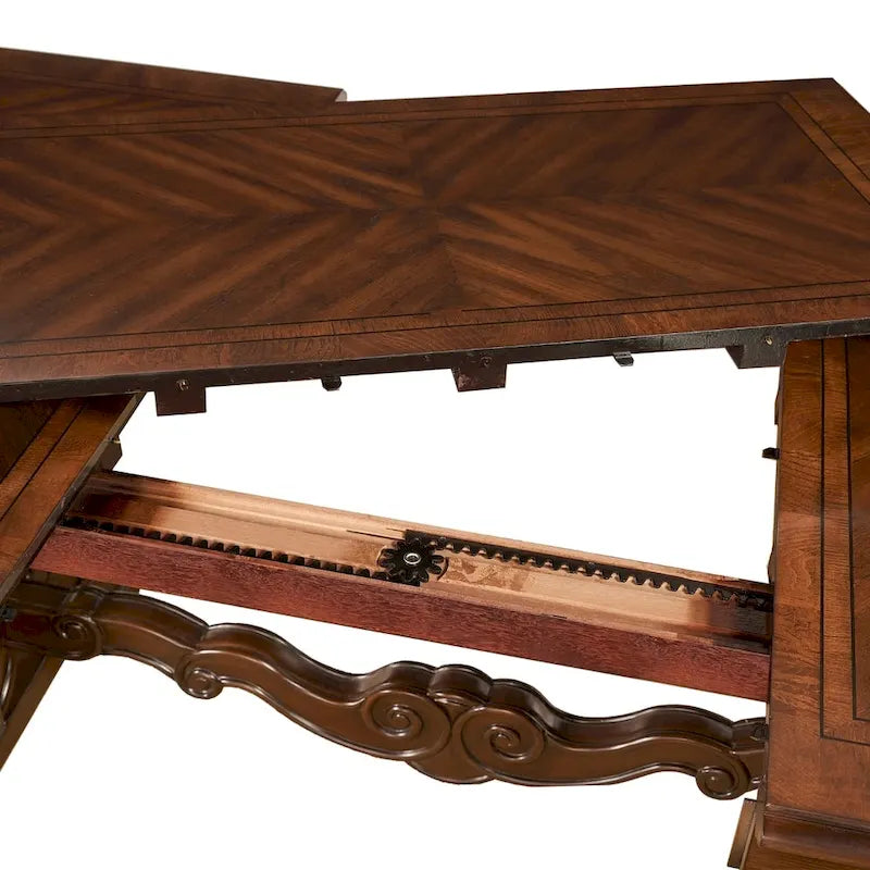 Table à manger traditionnelle marron