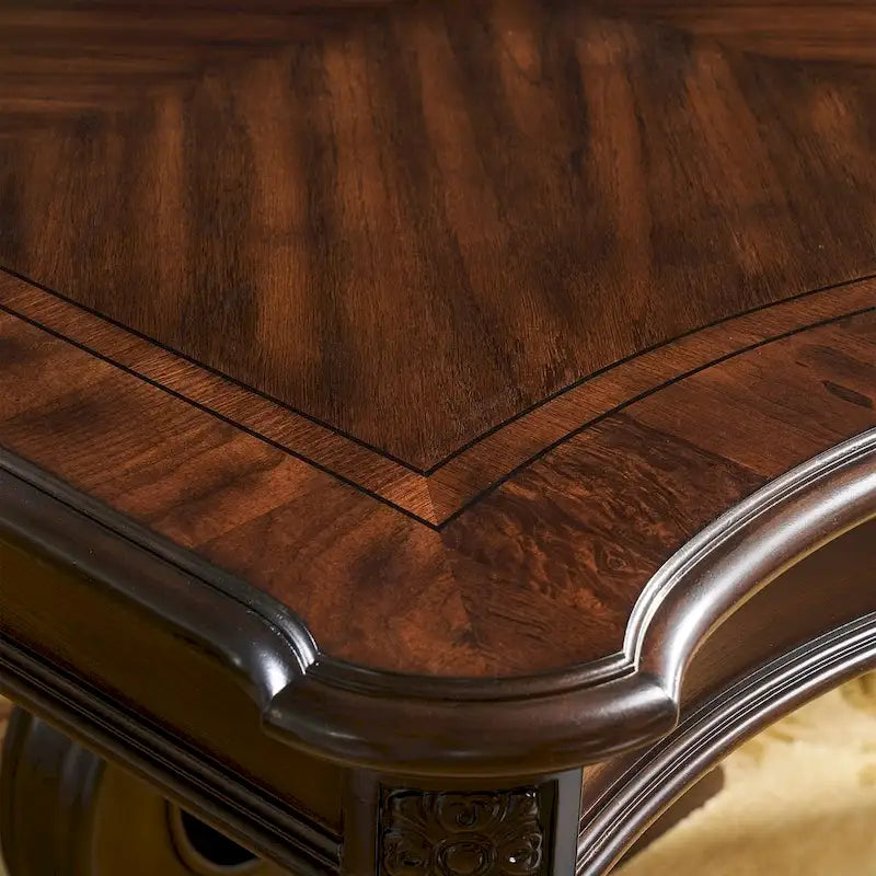 Table à manger traditionnelle marron