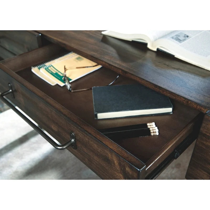 Bureau marron pour le télétravail