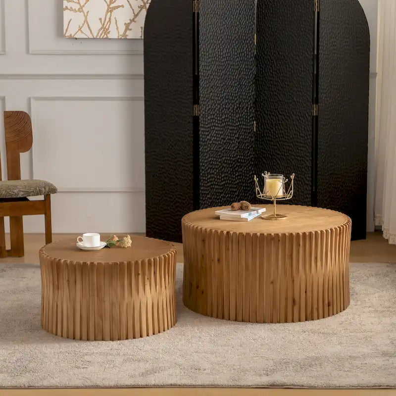 Table basse avec motif texturé en relief vertical pour salon