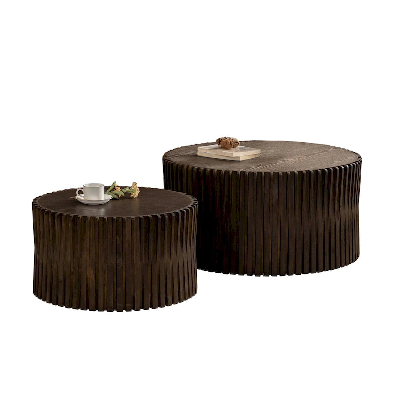 Table basse avec motif texturé en relief vertical pour salon