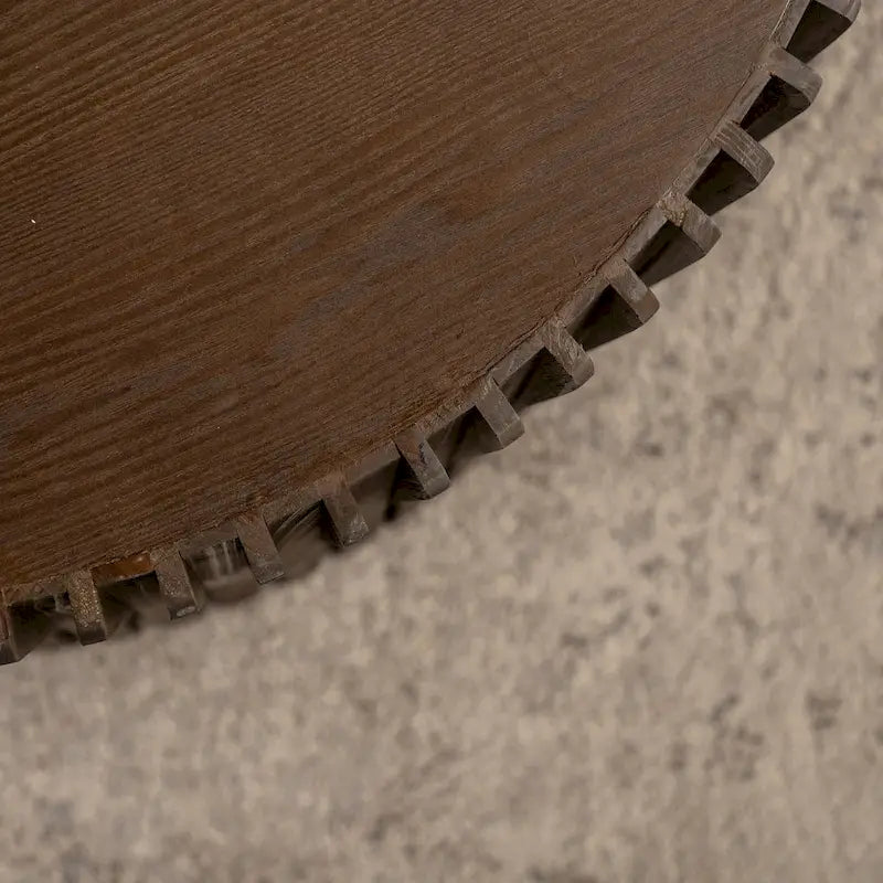 Table basse avec motif texturé en relief vertical pour salon